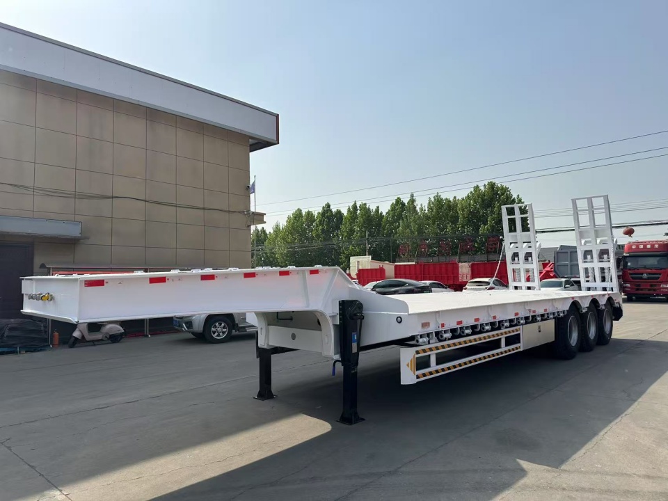 Vehiculul Derun oferă cu succes 5 semi -remorci cu jocuri de jos în Senegal
