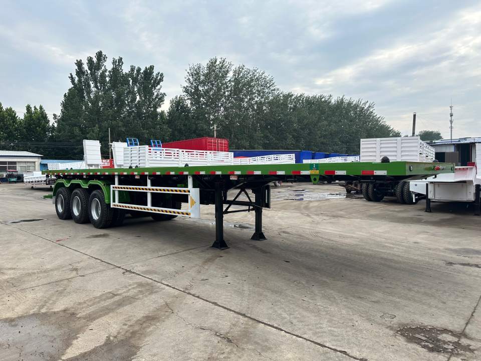 Vehiculul Derun a livrat cu succes 5 semi-trailers plat în Ghana, care au fost foarte lăudați de clienți