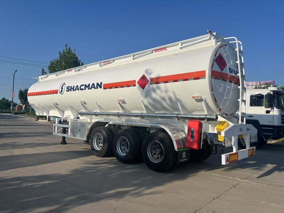 Două semiremorci petroliere de la Darun Vehical vor fi expediate în Mozambic