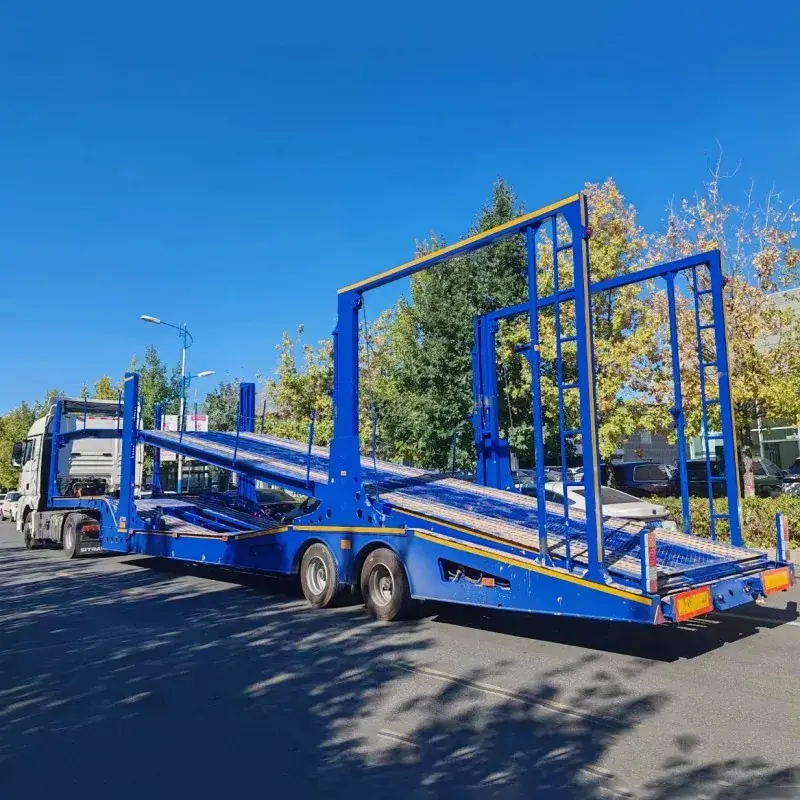 Remorcă de transport auto cu punte dublă