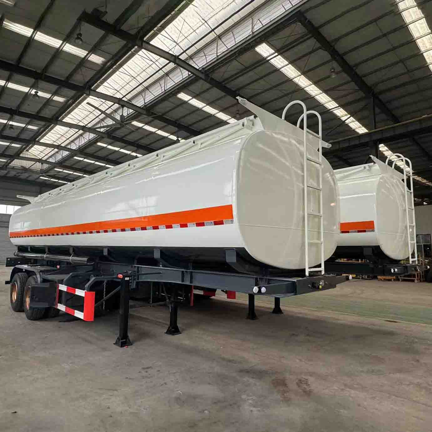 Rezervor de combustibil semi -remorcă cu suspensie Bogie