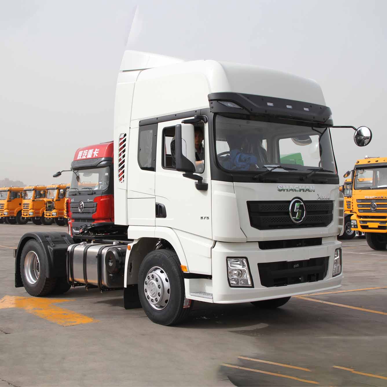 SHACMAN X3000 TRACK TRACTOR 4X2